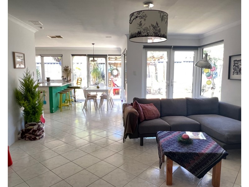 2/49 Henning Crescent, Manning WA 6152