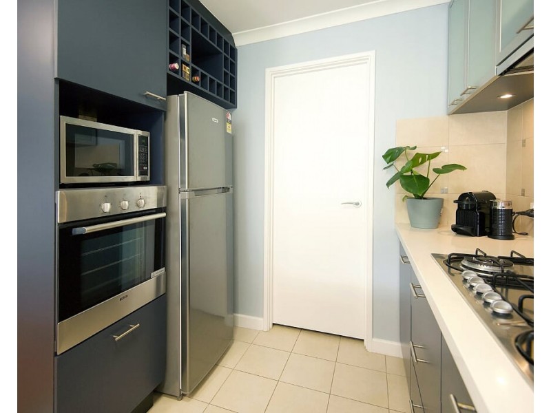 2/17 Rockingham Beach Road, Rockingham WA 6168