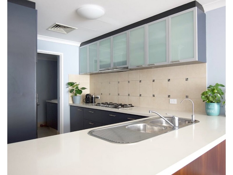 2/17 Rockingham Beach Road, Rockingham WA 6168
