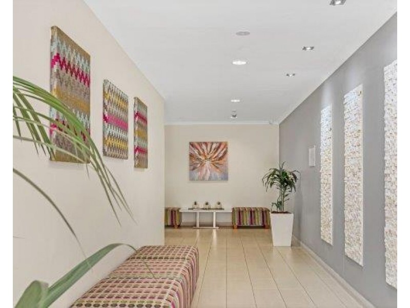 2/17 Rockingham Beach Road, Rockingham WA 6168