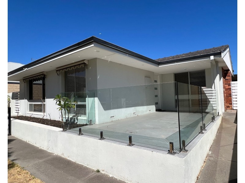 16 Aragon Way, Wilson WA 6107