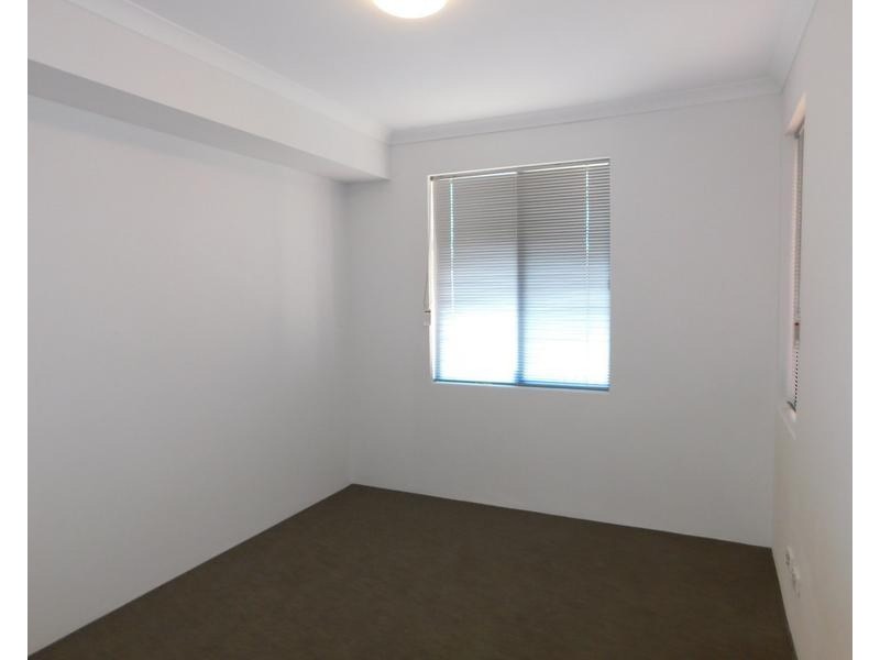 2/7 Juliet Road, Coolbellup WA 6163