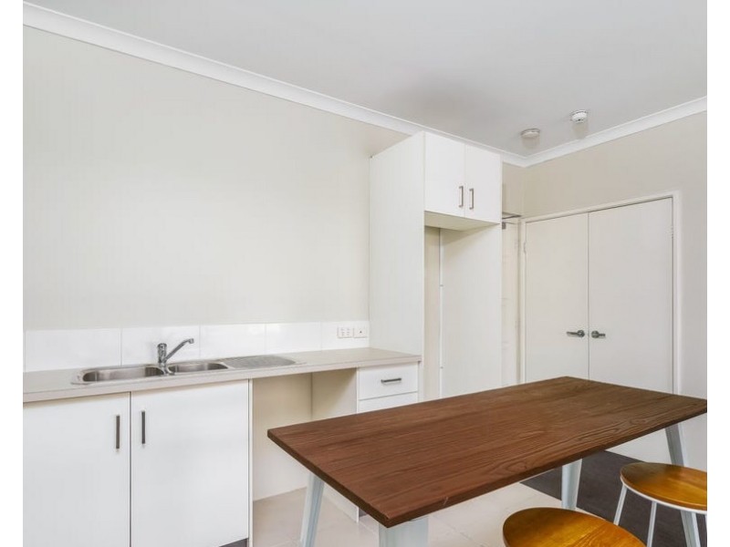 7/15 Debenham Street, Thornlie WA 6108