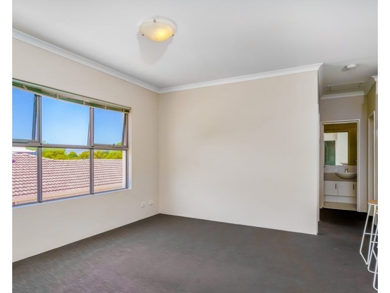 7/15 Debenham Street, Thornlie WA 6108