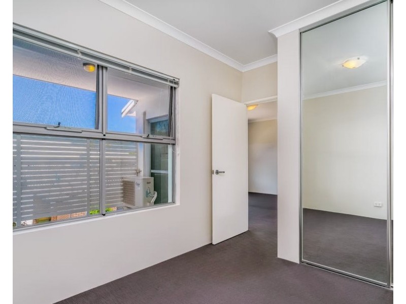 7/15 Debenham Street, Thornlie WA 6108