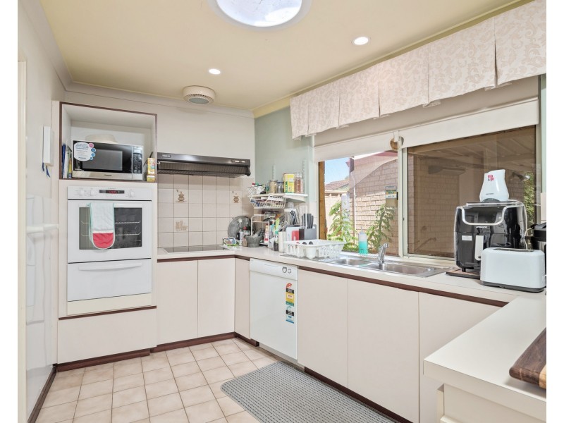 8/16 Heron Place, Maddington WA 6109