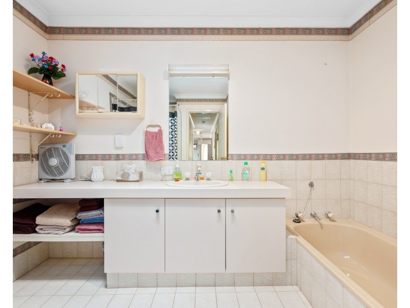 8/16 Heron Place, Maddington WA 6109