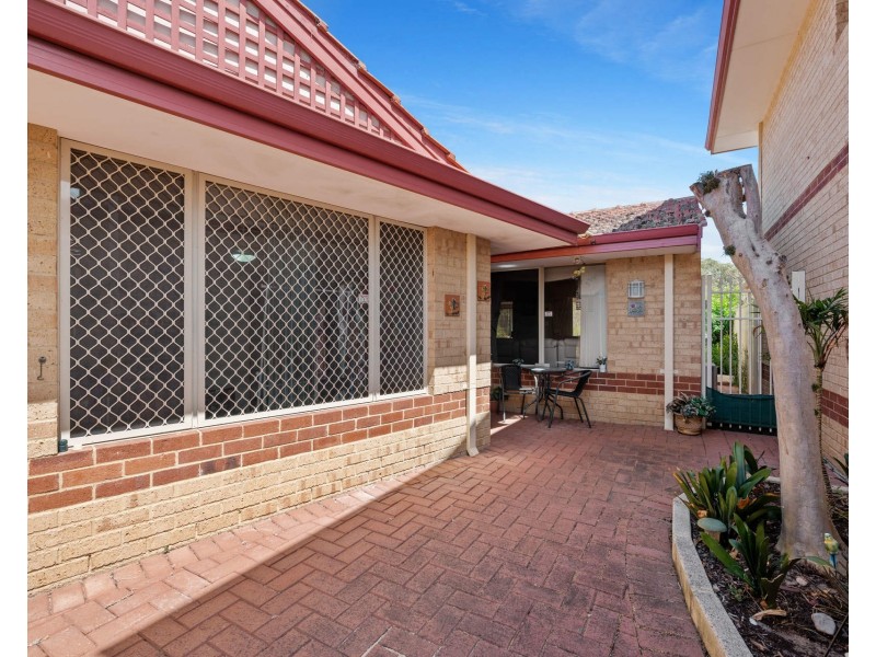 8/16 Heron Place, Maddington WA 6109