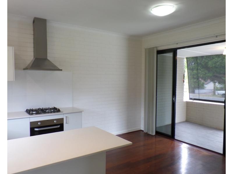 17B Bromley Road, Hilton WA 6163