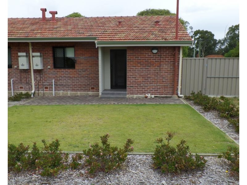 17B Bromley Road, Hilton WA 6163