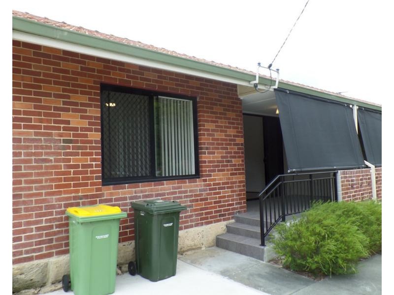 17B Bromley Road, Hilton WA 6163