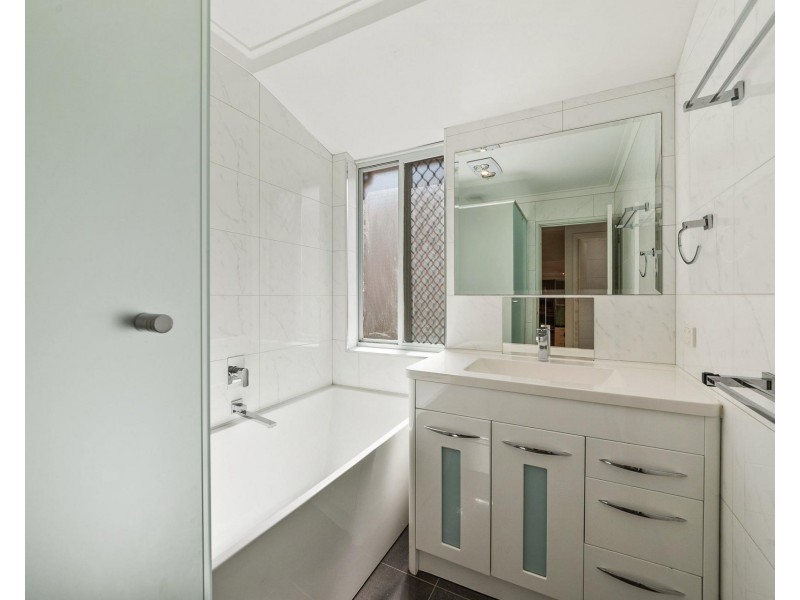 48 Calley Drive, Leeming WA 6149