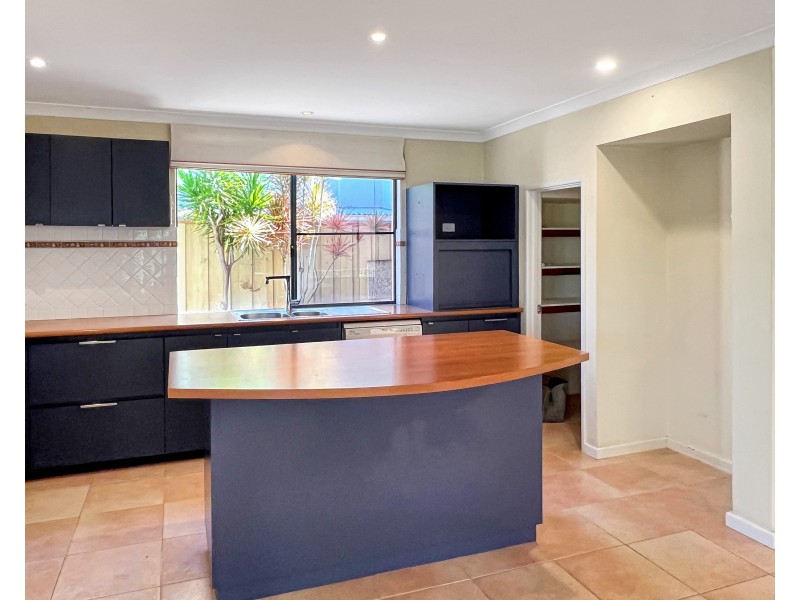 25 Halliday Grove, Hillarys WA 6025
