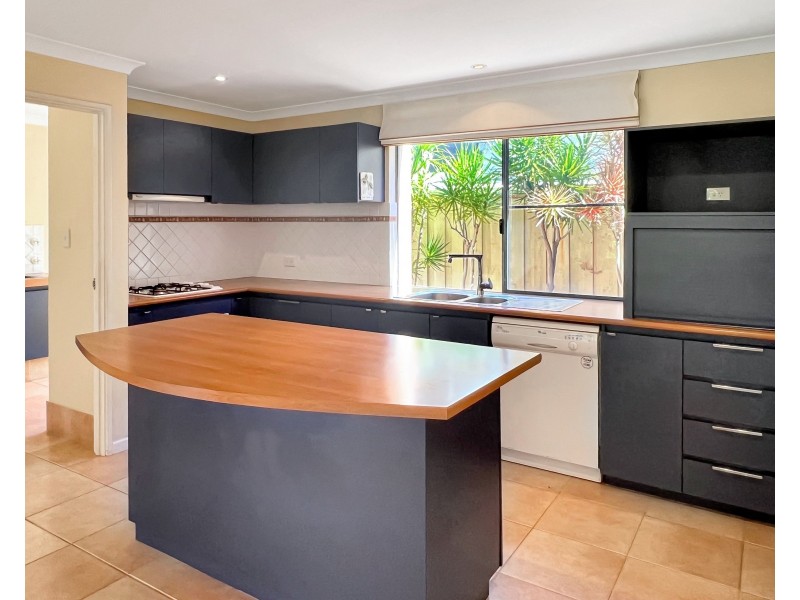 25 Halliday Grove, Hillarys WA 6025