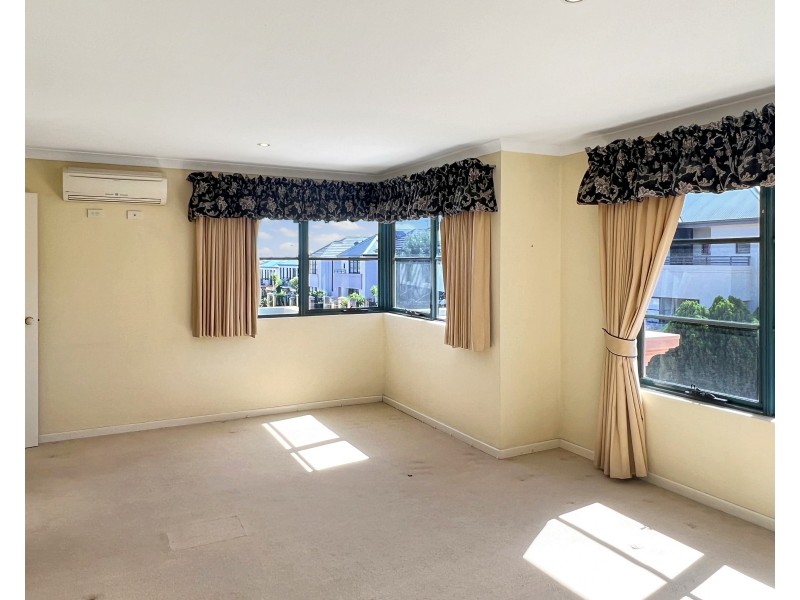 25 Halliday Grove, Hillarys WA 6025