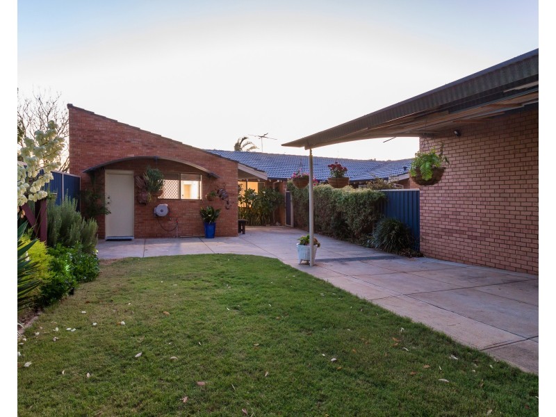 17 Helena Place, Hamilton Hill WA 6163