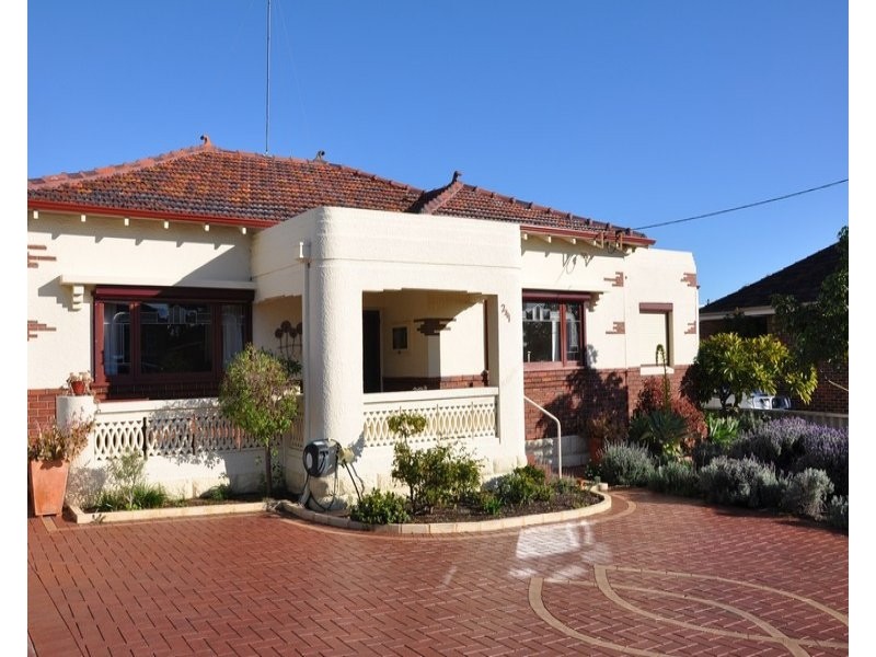 241 South Street, Beaconsfield WA 6162