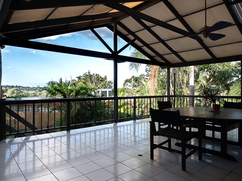 7 Mitchell Court, Mount Ommaney QLD 4074
