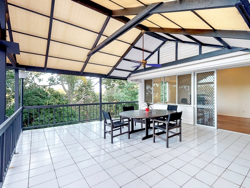 7 Mitchell Court, Mount Ommaney QLD 4074