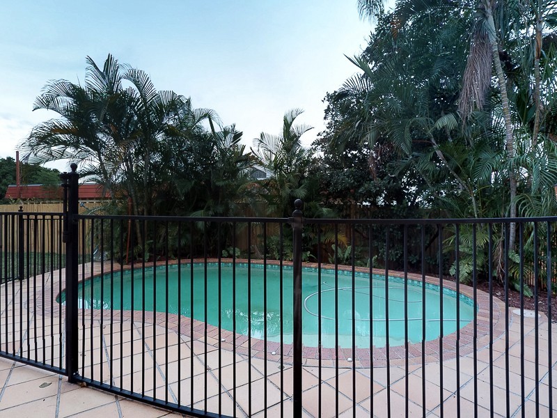7 Mitchell Court, Mount Ommaney QLD 4074