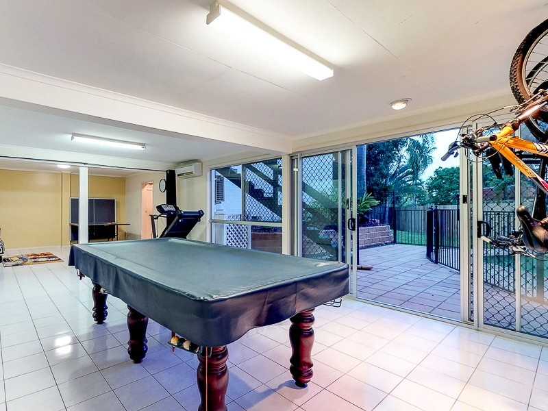 7 Mitchell Court, Mount Ommaney QLD 4074