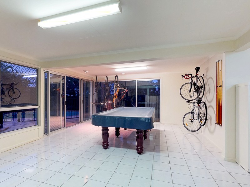 7 Mitchell Court, Mount Ommaney QLD 4074