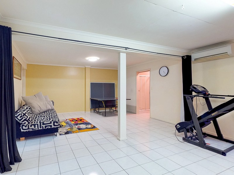7 Mitchell Court, Mount Ommaney QLD 4074
