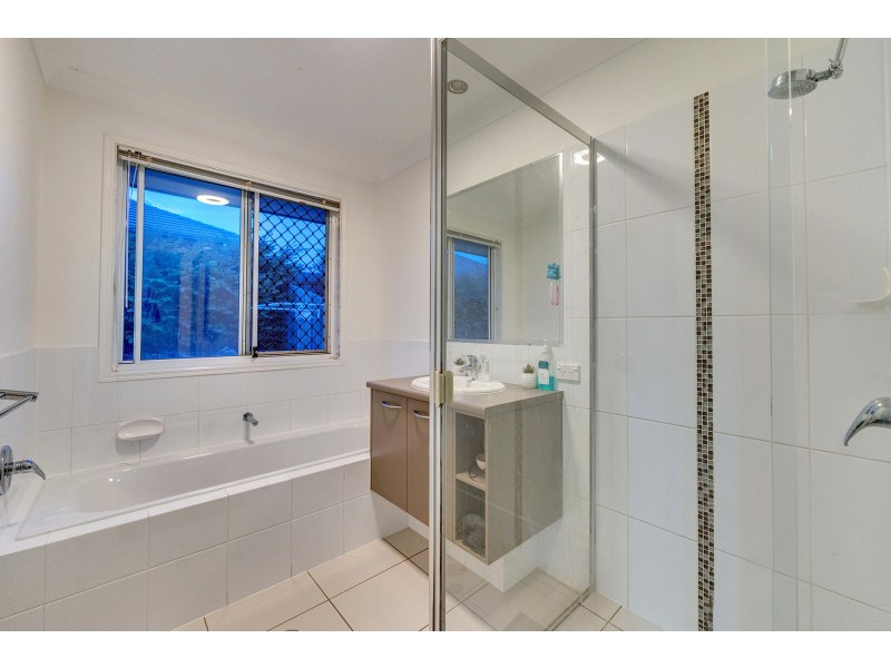 24 Elderflower Circuit, Griffin QLD 4503