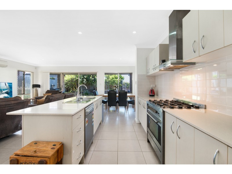 14 Calder Street, North Lakes QLD 4509