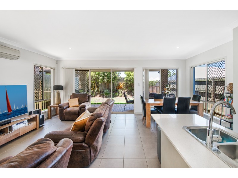 14 Calder Street, North Lakes QLD 4509