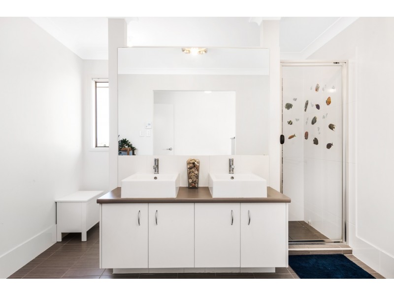 14 Calder Street, North Lakes QLD 4509