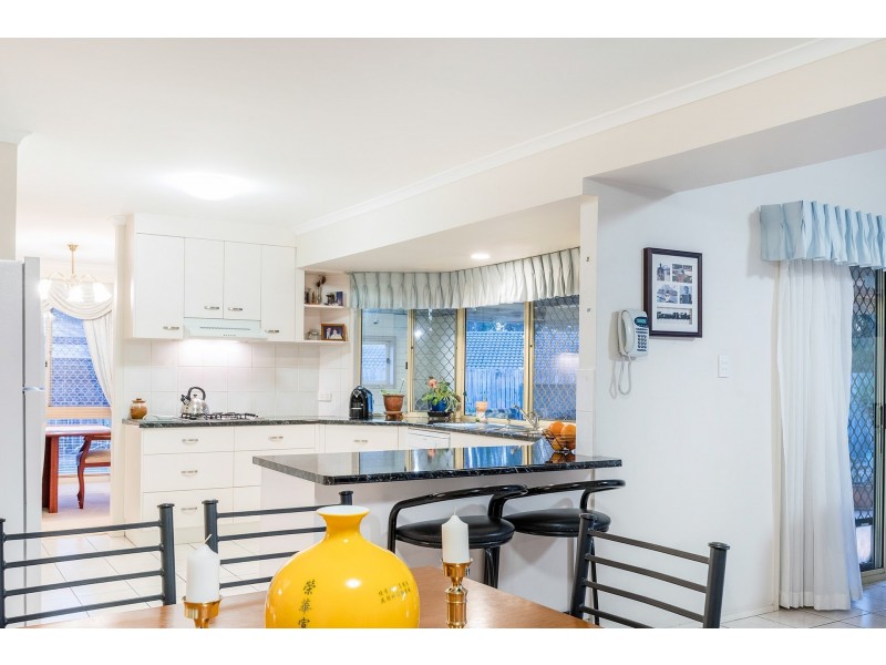 15 Aspen Crescent, Parkinson QLD 4115