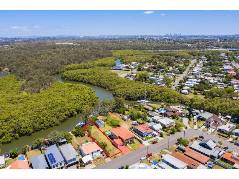 17 Central Avenue, Deagon QLD 4017