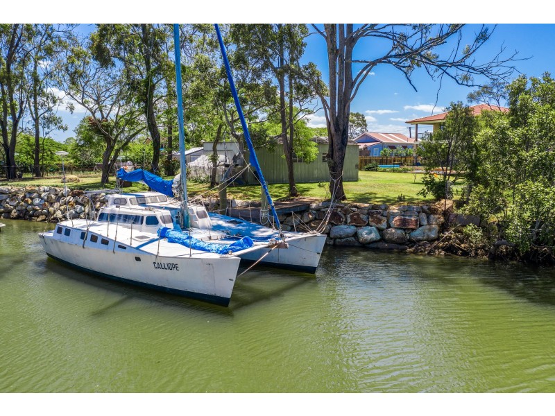 17 Central Avenue, Deagon QLD 4017