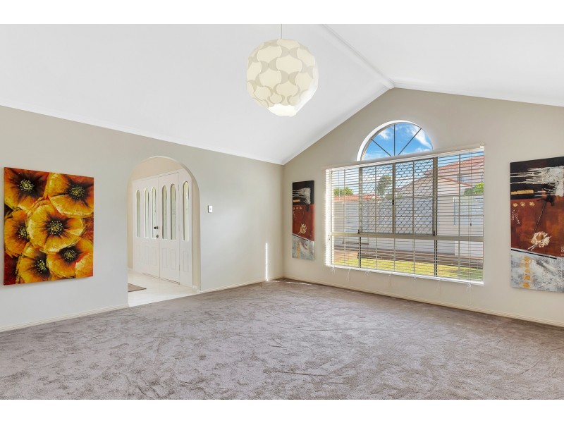 2 Gulubia Place, Calamvale QLD 4116