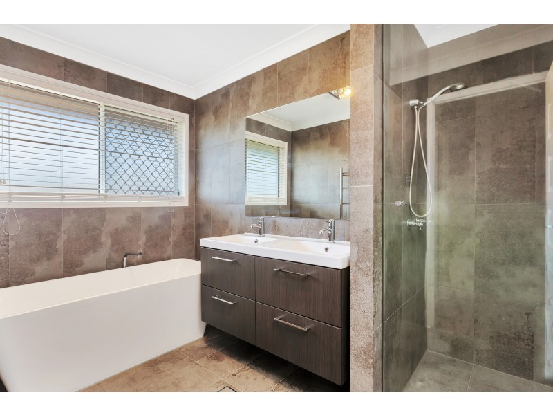 2 Gulubia Place, Calamvale QLD 4116