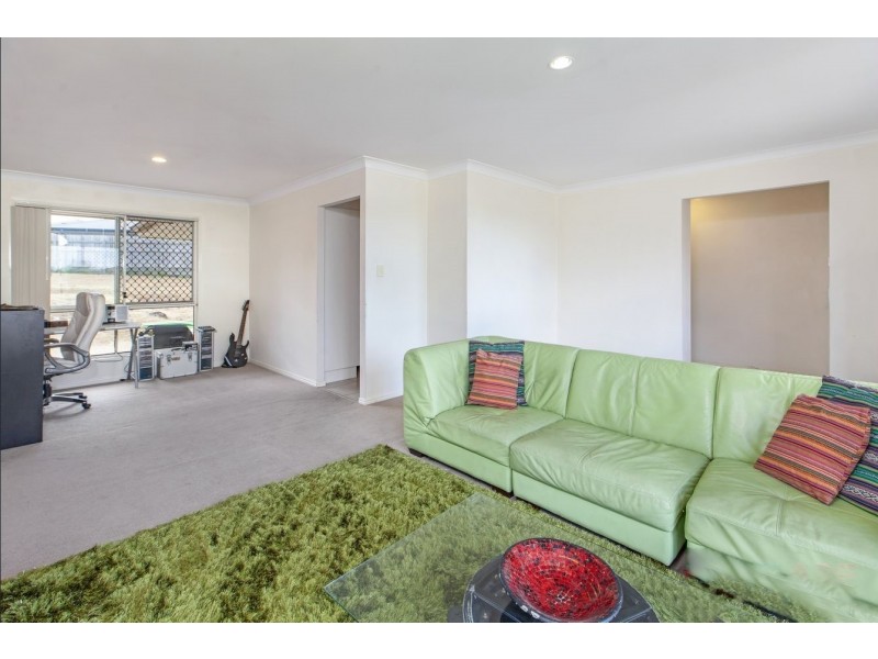 5 Homestead Place, Brassall QLD 4305