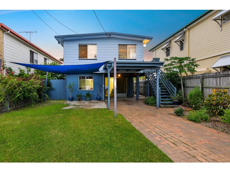 12 Central Avenue, Deagon QLD 4017