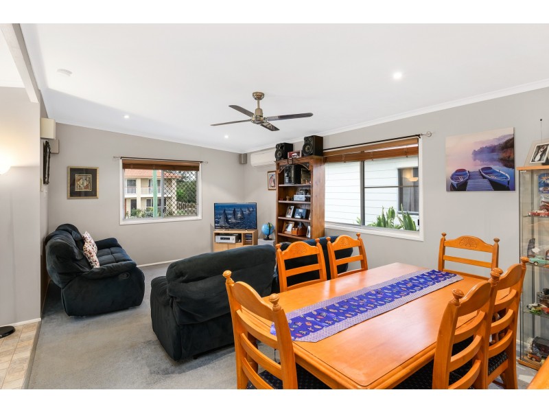 12 Central Avenue, Deagon QLD 4017