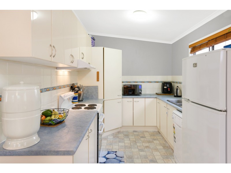 12 Central Avenue, Deagon QLD 4017