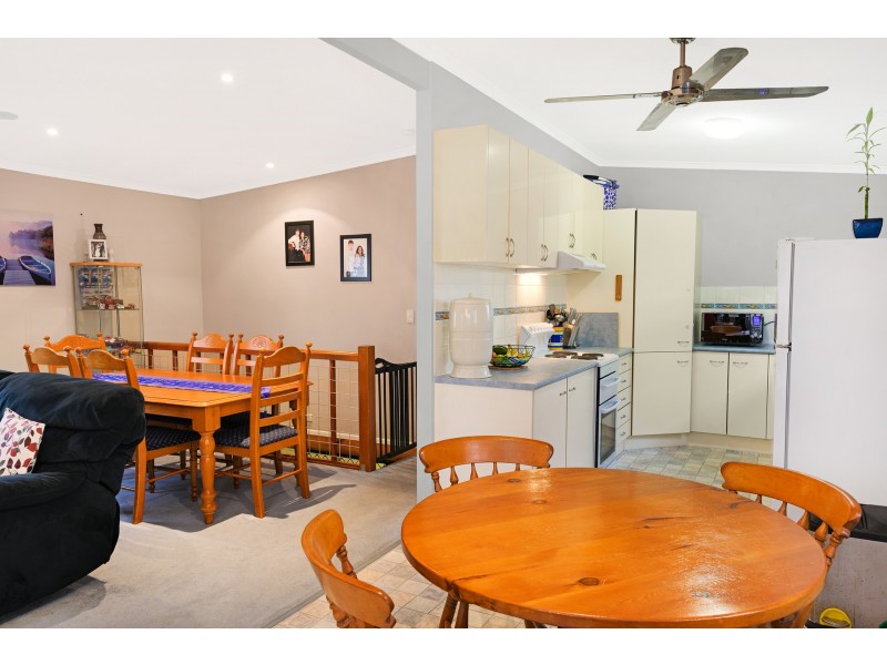 12 Central Avenue, Deagon QLD 4017