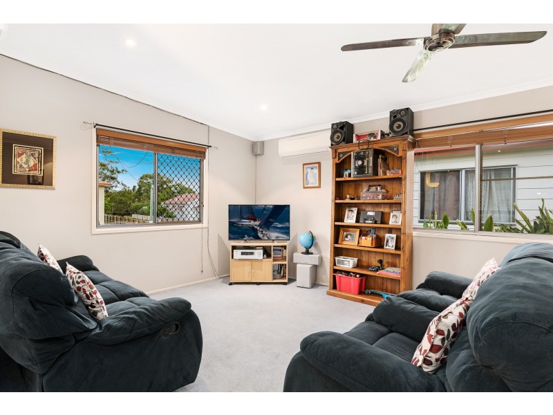 12 Central Avenue, Deagon QLD 4017