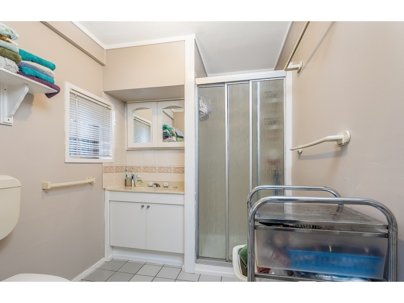 12 Central Avenue, Deagon QLD 4017