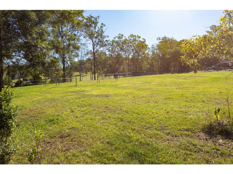 216 Rosemount Drive, Willow Vale QLD 4209