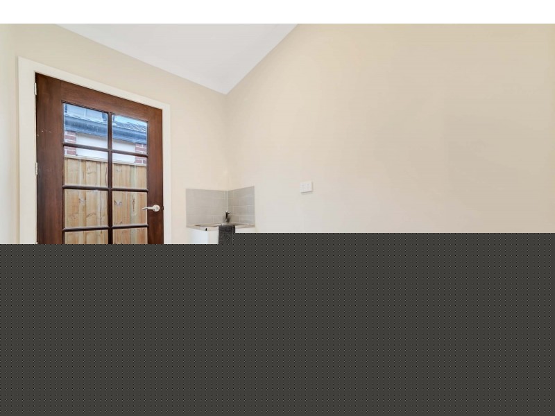 21 SWALLOWTAIL AVENUE, Clyde North VIC 3978