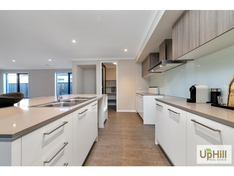 Cranbourne North VIC 3977