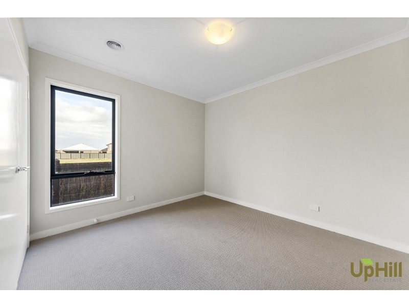 15 KAMALA ROAD, Clyde North VIC 3978