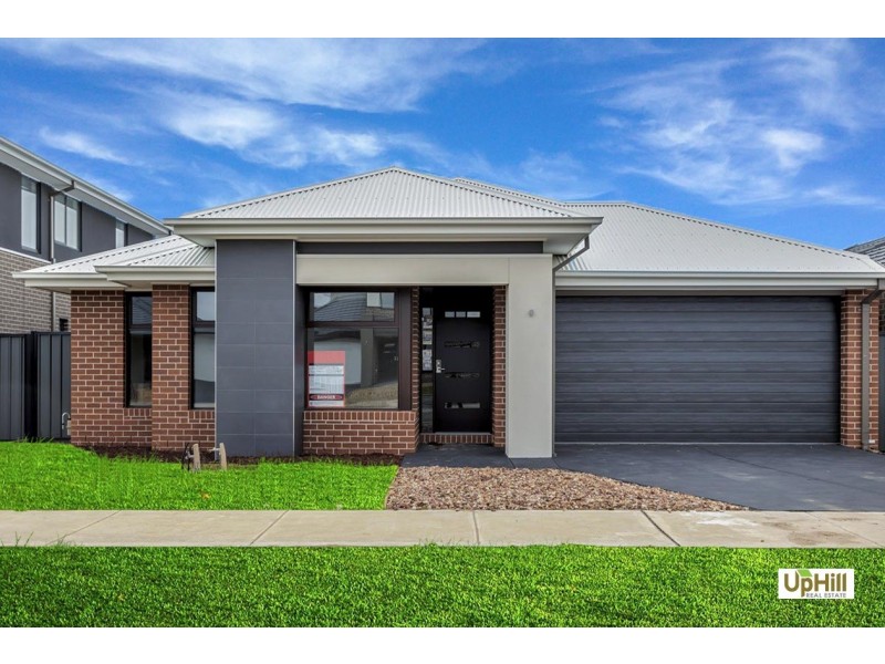 16 DESTINY DRIVE, Cranbourne North VIC 3977