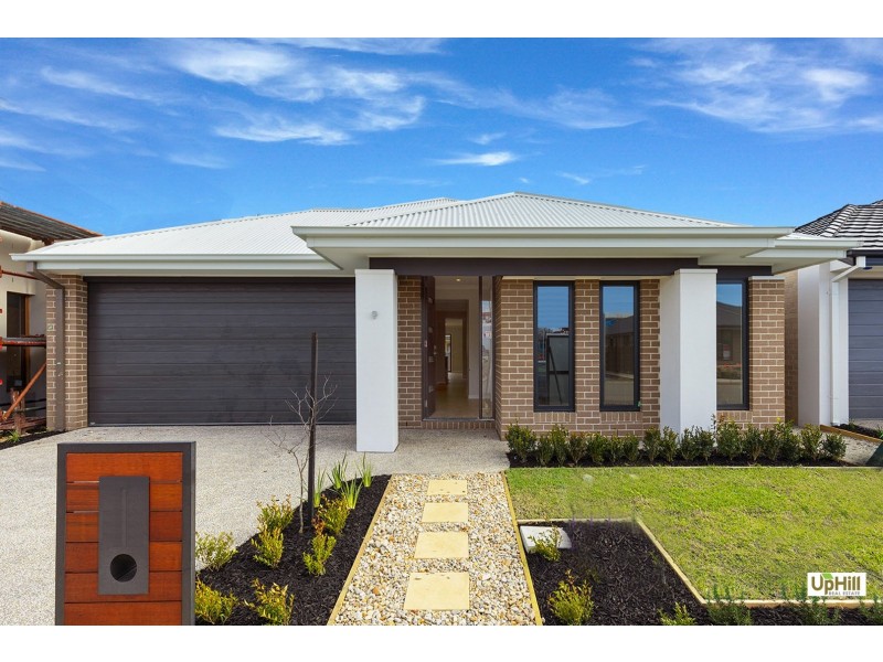6 EPSOM LANE, Cranbourne North VIC 3977
