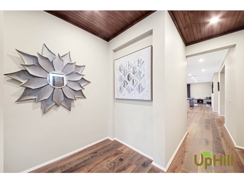 12 LUCINDA LANE, Cranbourne North VIC 3977